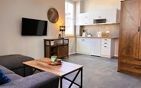 Apartament w centrum miasta przy parku i jeziorze